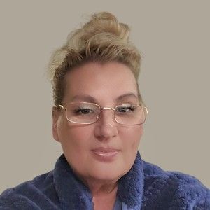 Meet your Posher, Suzanne